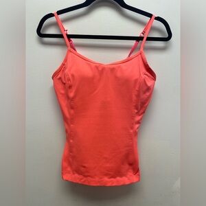 4 for $25 🧡 Under Armour Coral Built-In Bra Tank Top 🧡 - Small
